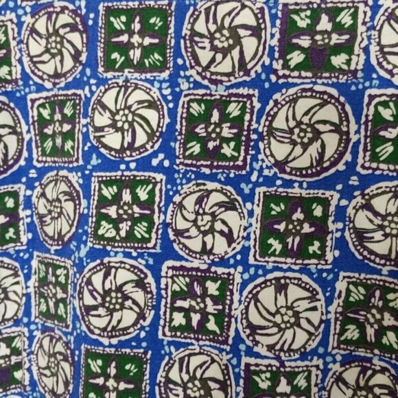 Vintage Graphic Abstract Print Kaleidoscope T Shirt - Picture 3 of 4